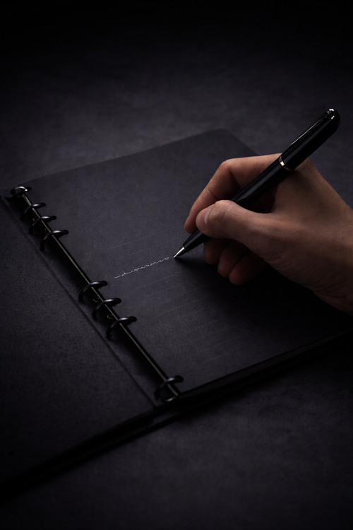 NO LIGHTS – Black Journal